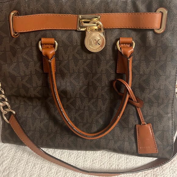 Michael Kors large logo tote purse - Picture 3 of 6